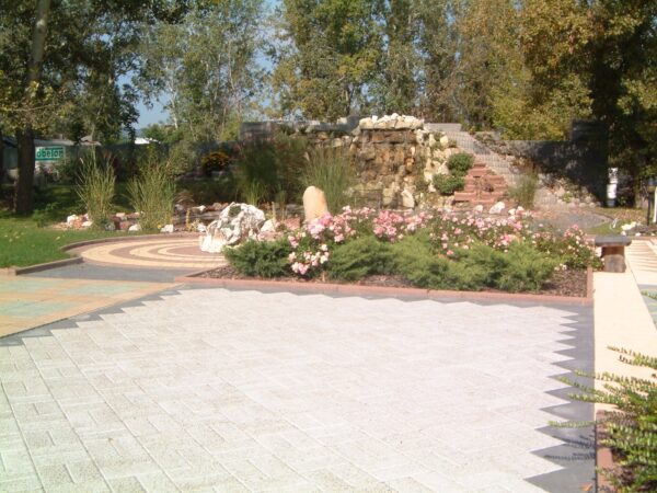 biro-mintapark-kerti-reszletek